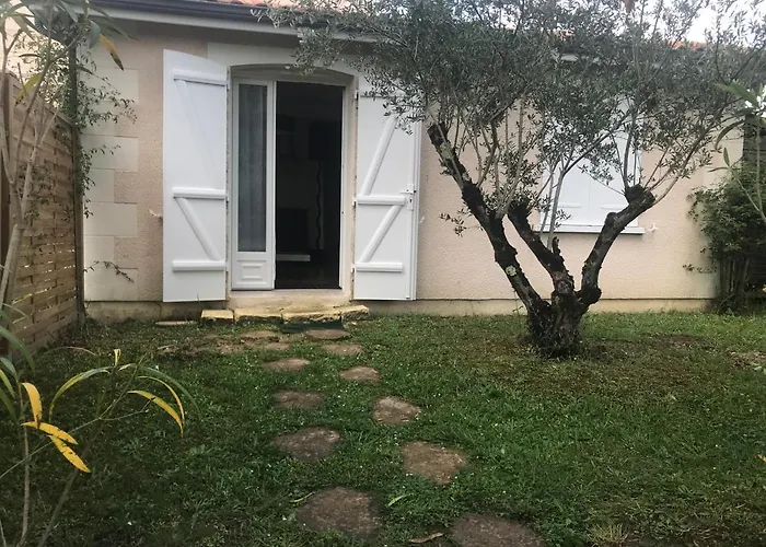 Beau T2 Meublé Récent Appartamento